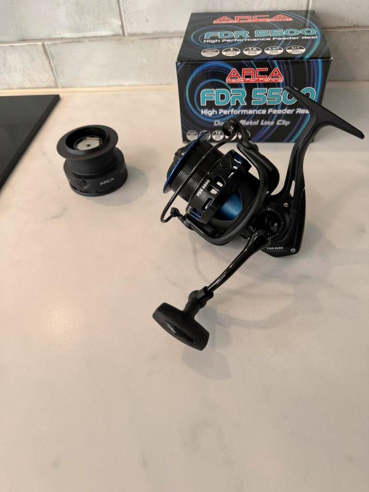 nieuwe arca fdr 5500 feeder  molens , 6 x gelagerd, Watersport en Boten, Hengelsport | Witvissen, Nieuw, Molen, Ophalen of Verzenden