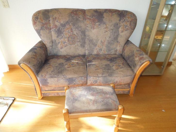 2 persoonsbank + voetenbank gestoffeerd, Huis en Inrichting, Banken | Bankstellen, Gebruikt, Rechte bank, Tweepersoons, Minder dan 150 cm