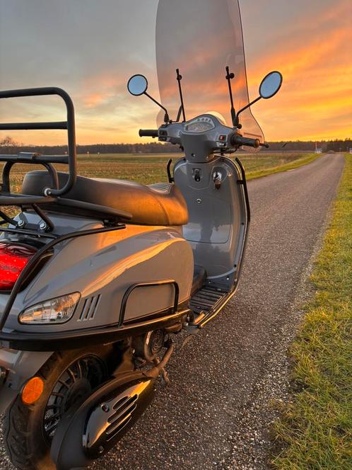 GTS Toscane Pure 2023 54km/h, Fietsen en Brommers, Snorfietsen en Snorscooters, Zo goed als nieuw, Overige merken, Ophalen