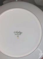 51 delig servies, Huis en Inrichting, Ophalen, Zo goed als nieuw, Overige stijlen, Porselein