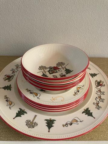 Diverse items Wedgwood Christmas kerstservies