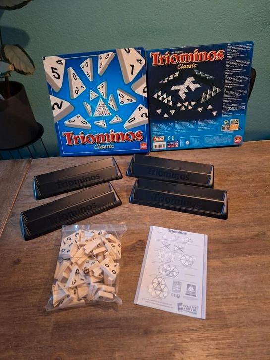 Triominos Classic spel NIEUW, Hobby en Vrije tijd, Gezelschapsspellen | Overige, Nieuw, Ophalen of Verzenden