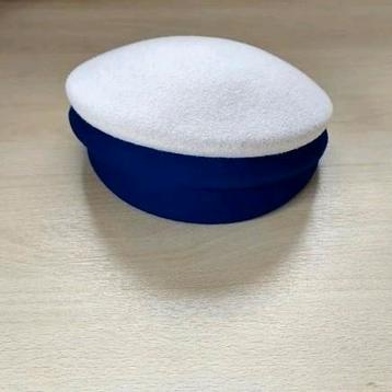 Mooie kwaliteit dophoed, wit en helderblauw beschikbaar voor biedingen