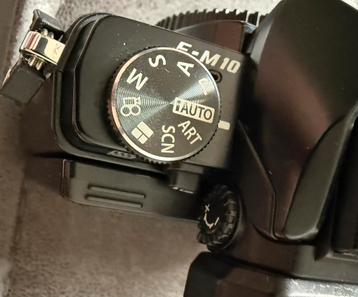 OLYMPUS OM-D E-M10 MARK I BODY zwart 4908 clicks beschikbaar voor biedingen