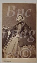 cdv vrouw wijde jurk mutsje parasol Groningen 1860's, Verzenden, Voor 1940, Gebruikt, Foto