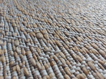 Vloerkleed rond geel beschikbaar voor biedingen