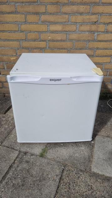 Mini koelkast. Ideaal voor camping, camper, studenten. beschikbaar voor biedingen