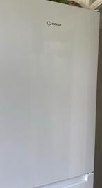 Indesit koelkast, 200 liter of meer, Zo goed als nieuw, 45 tot 60 cm, Met vriesvak