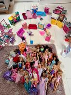 Grote Barbie verzameling met kleding en inrichting voor huis, Ophalen of Verzenden, Gebruikt, Barbie