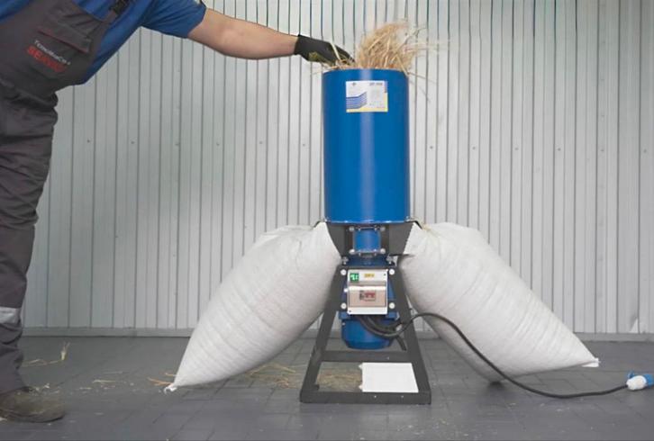 Schnitzelmachine + Graanmolen DR-250, Dieren en Toebehoren, Dierenvoeding, Verzenden