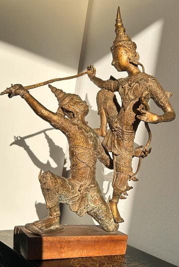 Bronzen beeld van de strijd tussen Rama en Ravana beschikbaar voor biedingen