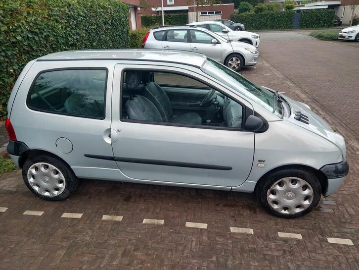 Renault Twingo 1.2 16V E4 2006 Grijs, Auto's, Renault, Twingo, Benzine, C, Hatchback, Handgeschakeld, Origineel Nederlands, Zilver of Grijs