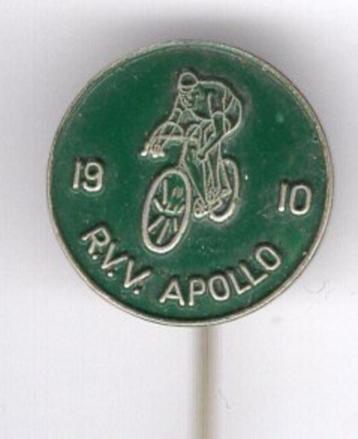 R.V.V. Apollo groen op zilverkl wielrenners speldje( G_098 ) beschikbaar voor biedingen