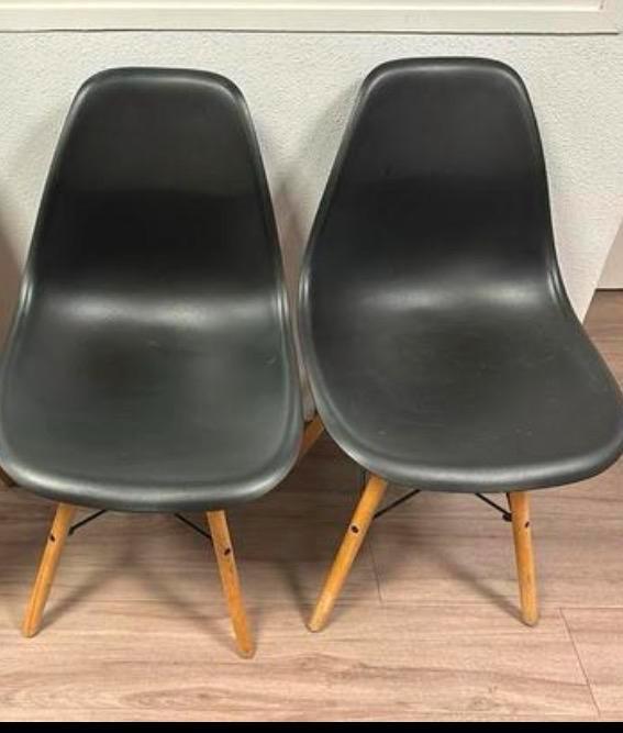 2 Design Stoeltjes - Eames Stijl, Huis en Inrichting, Stoelen, Gebruikt, Twee, Kunststof, Zwart, Ophalen