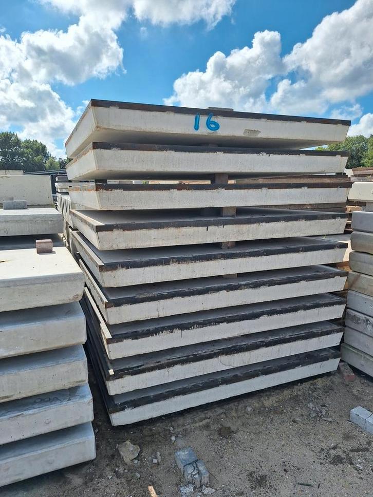 Nieuwwaardige betonplaten.  2x2 en 2x1. 16cm. Gratis bezorgd, Tuin en Terras, Tegels en Klinkers, Zo goed als nieuw, Overige typen