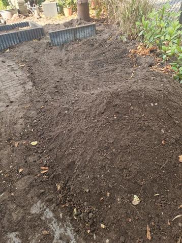 Zwarte grond Tuingrond Zwarte aarde beschikbaar voor biedingen