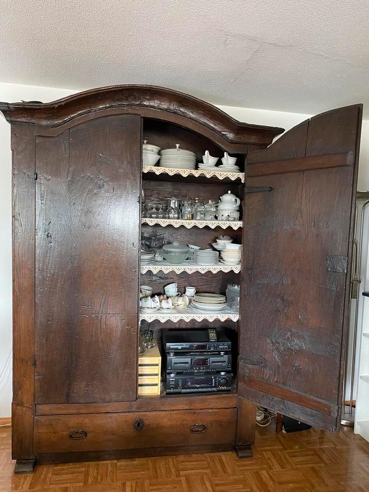Robuuste antieke eikenhouten kast., Antiek en Kunst, Antiek | Meubels | Kasten, Ophalen