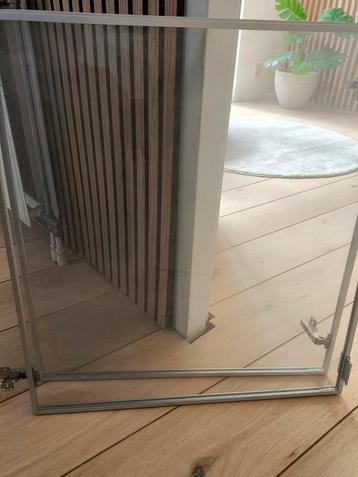 Ikea besta glazen deurtje beschikbaar voor biedingen