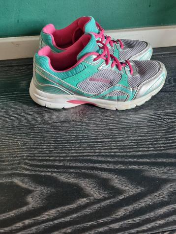 Dames sportschoenen maat 38 beschikbaar voor biedingen