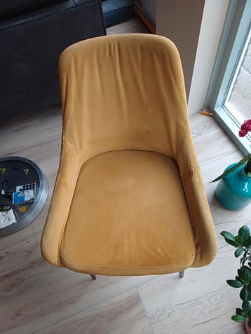 Gele Stoel Gebruikt beschikbaar voor biedingen