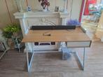 GROTE BUREAU MET 1 LADEN., Huis en Inrichting, Verzenden, Zo goed als nieuw, Bureau