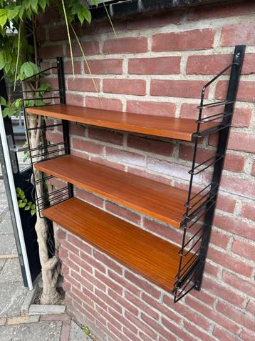 Tomado Wandrek Teak Retro Boekenplank 1970s beschikbaar voor biedingen