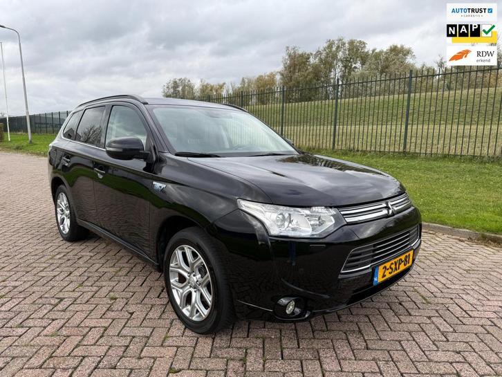 Mitsubishi Outlander 2.0 PHEV Instyle+, Auto's, Mitsubishi, Bedrijf, Te koop, Outlander, 4x4, ABS, Achteruitrijcamera, Adaptive Cruise Control