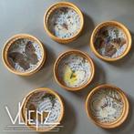 Vintage, retro, rotan onderzetters met vlinders achter glas, Ophalen of Verzenden, Huis en Inrichting