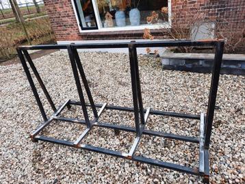 Glasbok beschikbaar voor biedingen