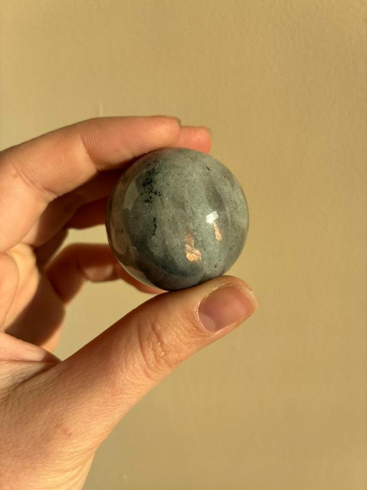 Labradoriet bol, Sieraden, Tassen en Uiterlijk, Edelstenen, Zo goed als nieuw, Ophalen of Verzenden