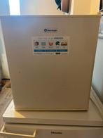 White Knight Mini Vrieskast - Compact & Handig!, Witgoed en Apparatuur, Vriezers en Diepvrieskisten, Gebruikt, Minder dan 85 cm