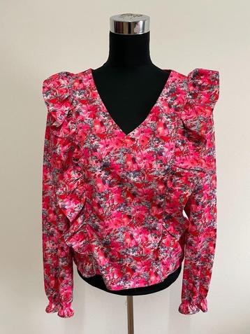 Top29 - Zomers Tess V shirt maat M-L (1) beschikbaar voor biedingen