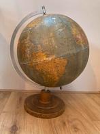 Oude Wereldbol met Houten Poot, Huis en Inrichting, Woonaccessoires | Wereldbollen, Ophalen, Gebruikt
