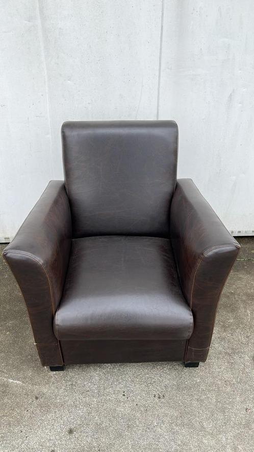 2 fauteuil donker bruin kunstleder cafe vintage old school, Huis en Inrichting, Fauteuils, Zo goed als nieuw, Hout, Leer, Ophalen