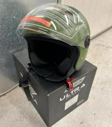 Nieuwe scooter brommer helm nieuw en ongedragen beschikbaar voor biedingen