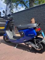 NIU M+ E-scooter met Smoke windscherm Als Nieuw., Fietsen en Brommers, Snorfietsen en Snorscooters, Elektrisch, Zo goed als nieuw