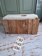 Houten bankje met geiten vacht, Ophalen, Minder dan 50 cm, 125 cm of meer, Zo goed als nieuw