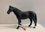 Schleich Exclusive Hannoveraan Hengst Met Vaan ~ 72096, Verzamelen, Dierenverzamelingen, Ophalen of Verzenden, Zo goed als nieuw