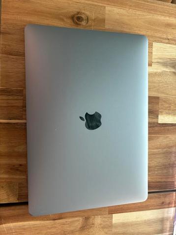 MacBook Pro 2018 Touchbar - 15 inch beschikbaar voor biedingen