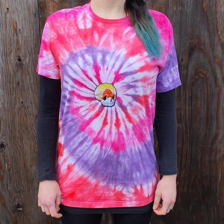 Paars - roze - rood spiral tie dye tshirt met schedel maat S, Overige kleuren, Nieuw, Ophalen of Verzenden, Spiral Creaties