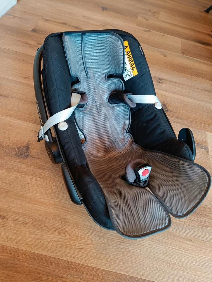 Maxi-Cosi Autostoel - Pebble plus (inclusief iso fix basis), Kinderen en Baby's, Autostoeltjes, Gebruikt, Maxi-Cosi, 0 t/m 13 kg