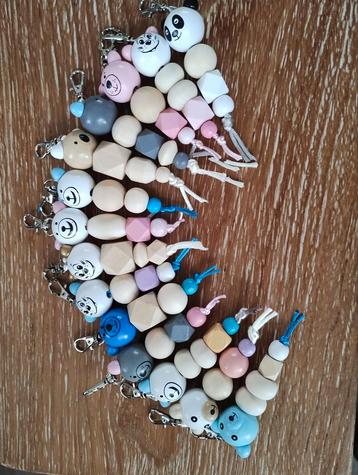 Houten sleutelhangers met dierengezicht. Sisters Forever. beschikbaar voor biedingen