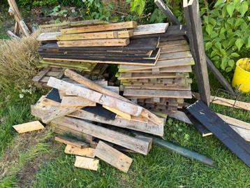 Houten vloertegels, planken etc.  beschikbaar voor biedingen