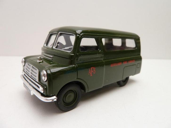 Bedford CA person carrier   ''  Corgi Classics '', Hobby en Vrije tijd, Modelauto's | 1:43, Zo goed als nieuw, Auto, Corgi, Ophalen of Verzenden