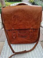 Zware tuigleren tas met div. vaken, niet gemerkt., Sieraden, Tassen en Uiterlijk, Tassen | Damestassen, Ophalen of Verzenden, Gebruikt