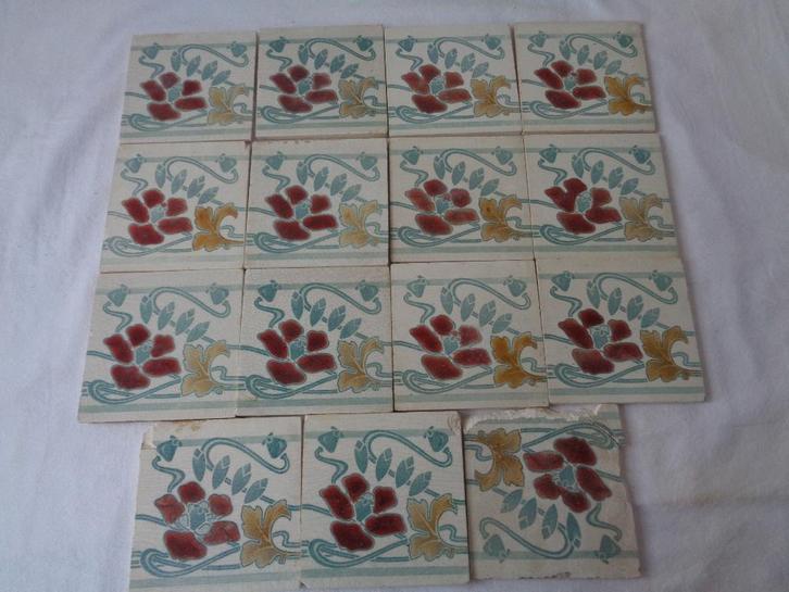 15 Jugendstil tegels. groen met bruin-geel blad. 11 x 11 cm, Antiek en Kunst, Antiek | Wandborden en Tegels, Ophalen