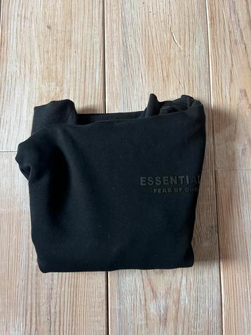 Essentials trui zwart beschikbaar voor biedingen