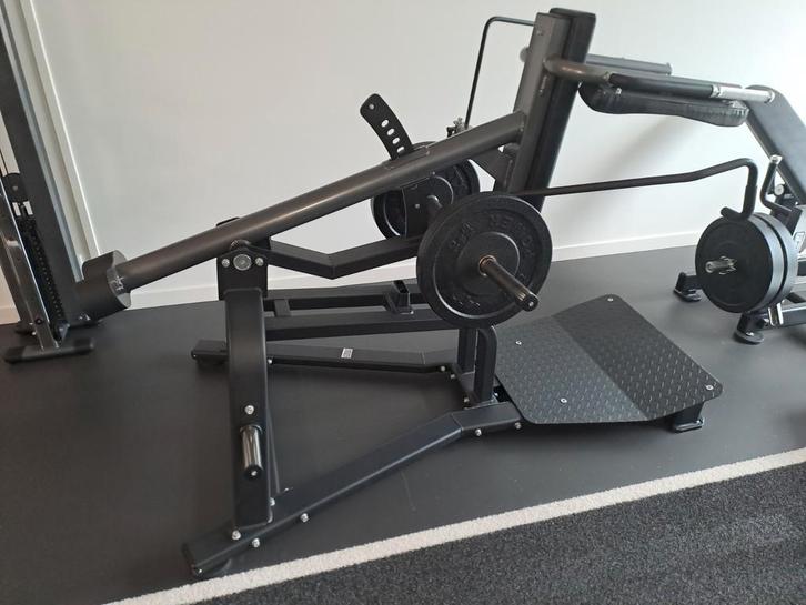 Toorx Hack squat plate loaded FWX-6200, Sport en Fitness, Fitnessapparatuur, Zo goed als nieuw, Krachtstation, Benen, Metaal, Ophalen