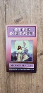Marion Bradley - Nevelen van Avalon Vervolg, Ophalen of Verzenden, Gelezen, Marion Bradley, Nederland