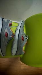 NIEUWE SKECHERS GREY SNEAKERS MET MEMORY FOAM, Overige kleuren, Nieuw, Ophalen of Verzenden, Sneakers of Gympen